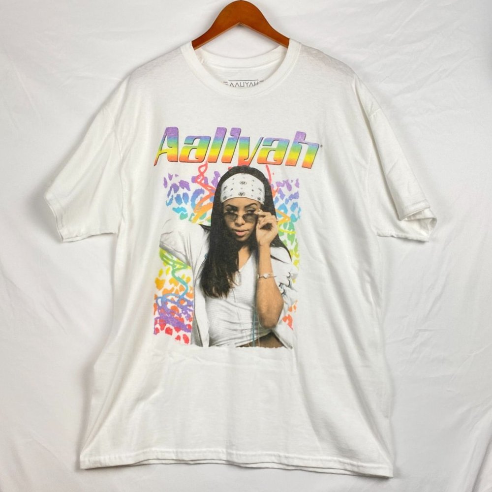 Aaliyah Pastel Story Graphic Men's Tee Size XL NWOT